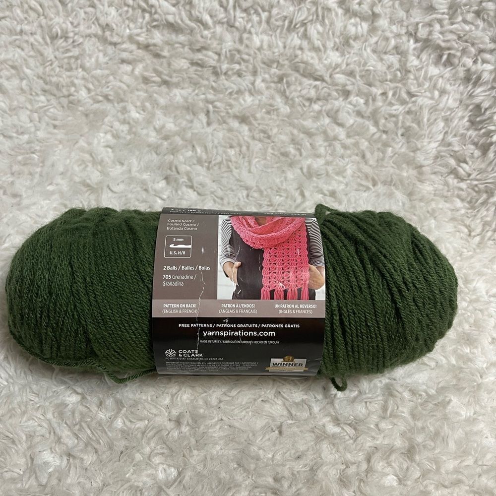 Red Heart Super Saver Yarn in olive Green 364 yds/v 333m - Picture 4 of 4